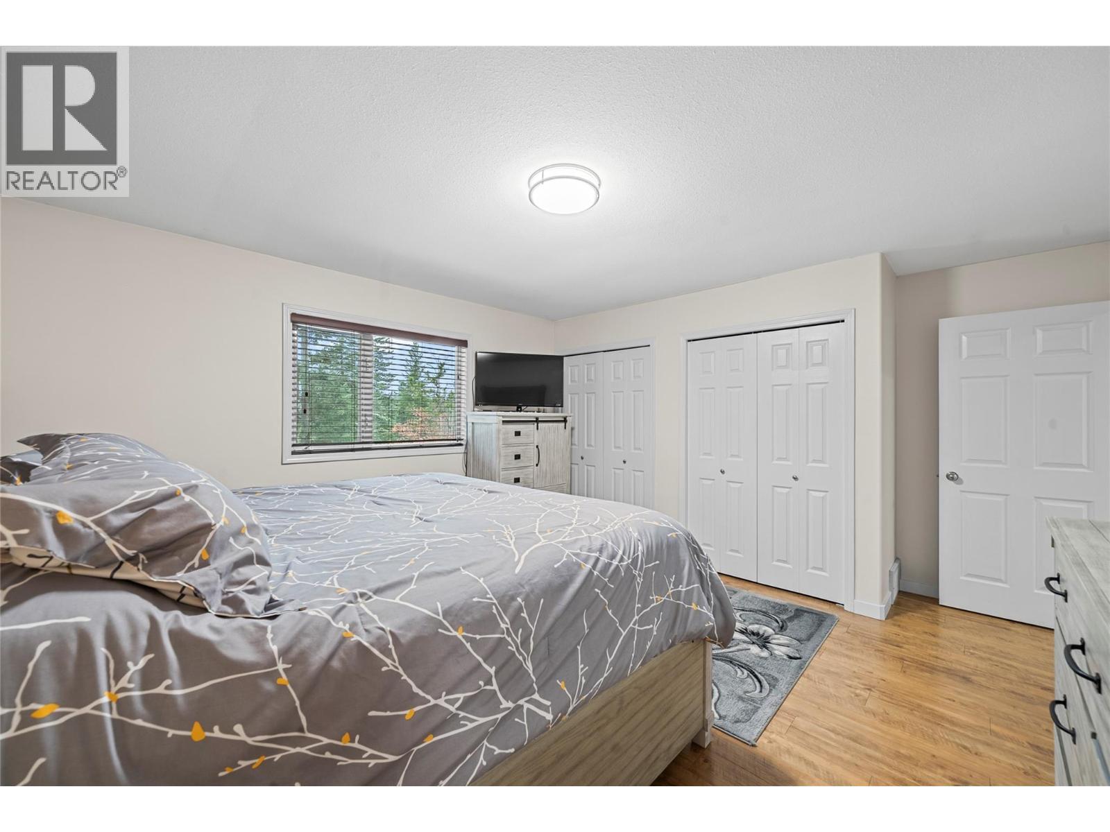 2421 Mount Tuam Crescent. Sorrento, British Columbia