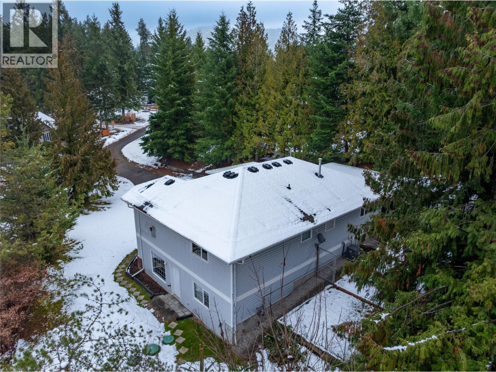 2421 Mount Tuam Crescent. Sorrento, British Columbia