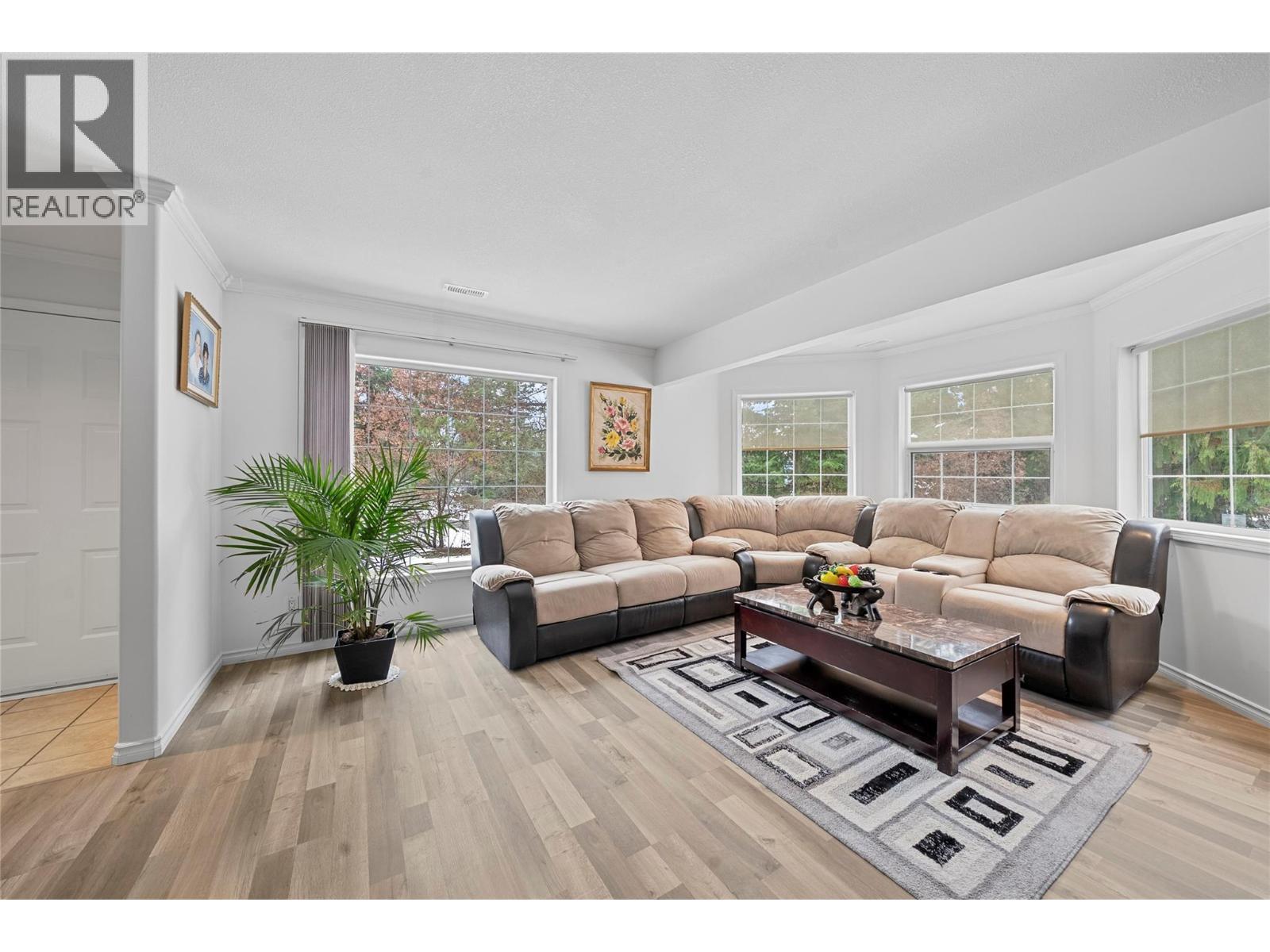 2421 Mount Tuam Crescent. Sorrento, British Columbia