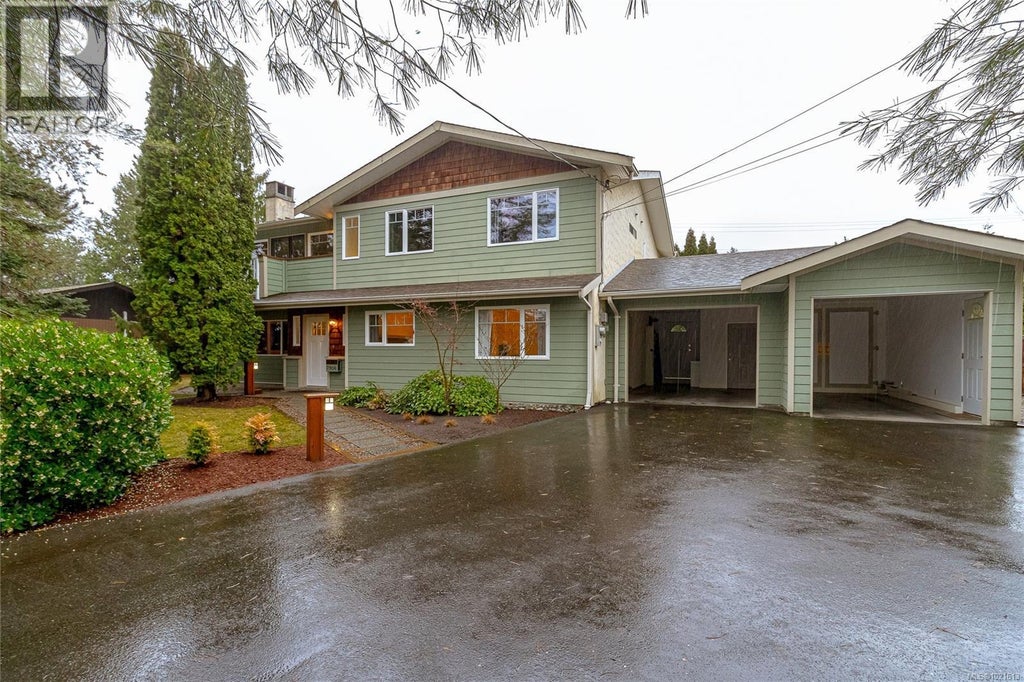 7906 Patterson Road, Central Saanich