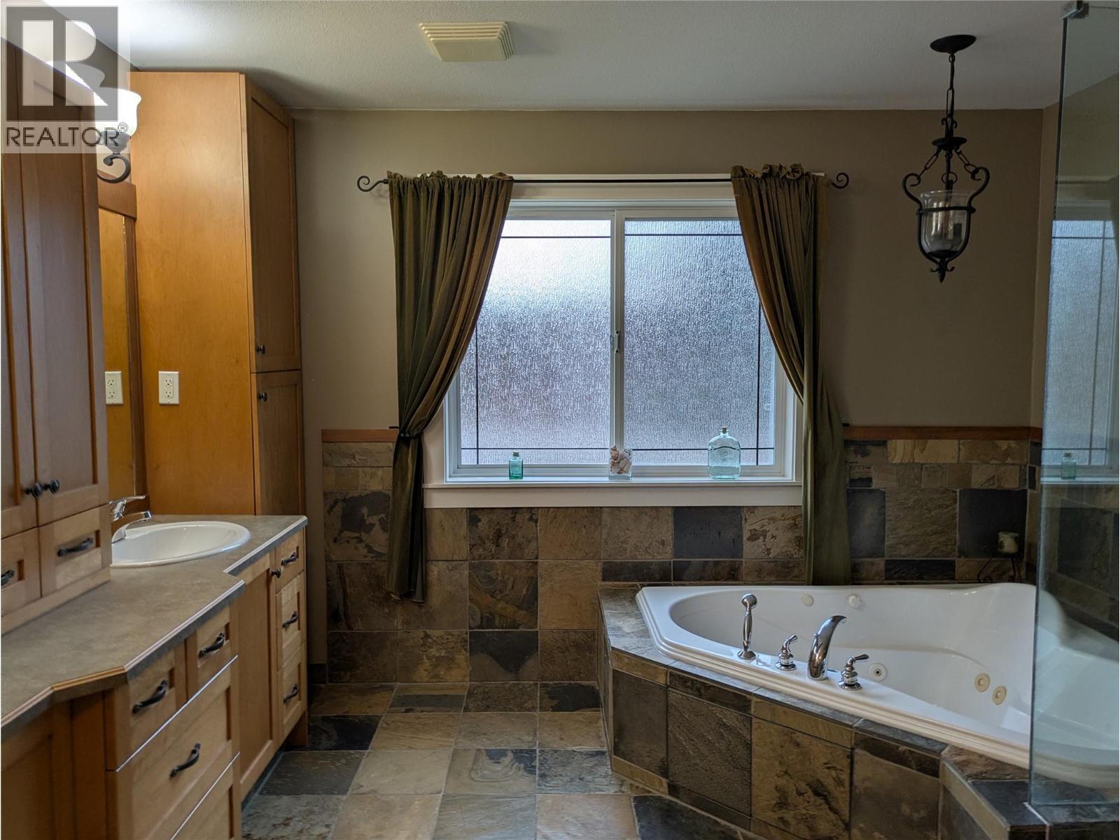 3576 Rose Road. Kelowna, British Columbia