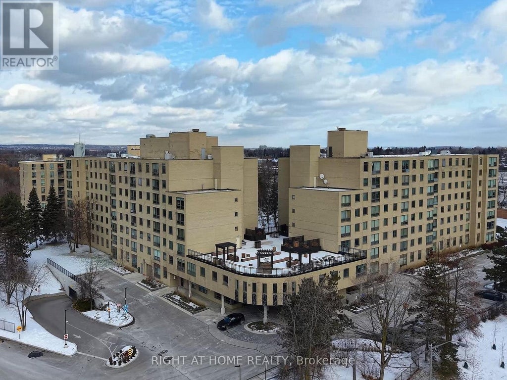 116 - 326 Major Mackenzie Drive E, Richmond Hill (crosby)