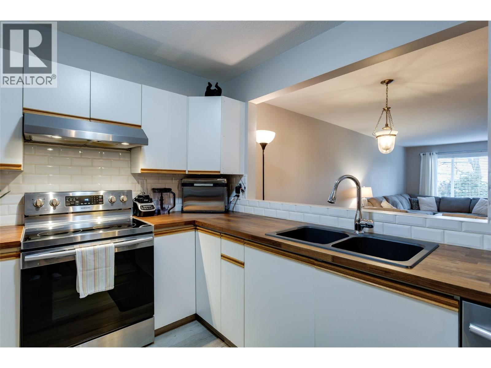 400 Sutton Crescent Unit# 110. Kelowna, British Columbia