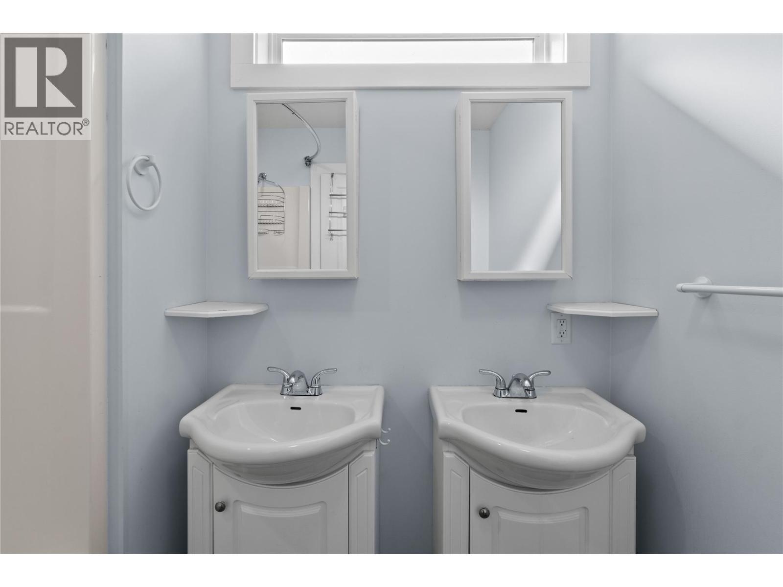 801 20 Street Ne Unit# 27. Salmon Arm, British Columbia