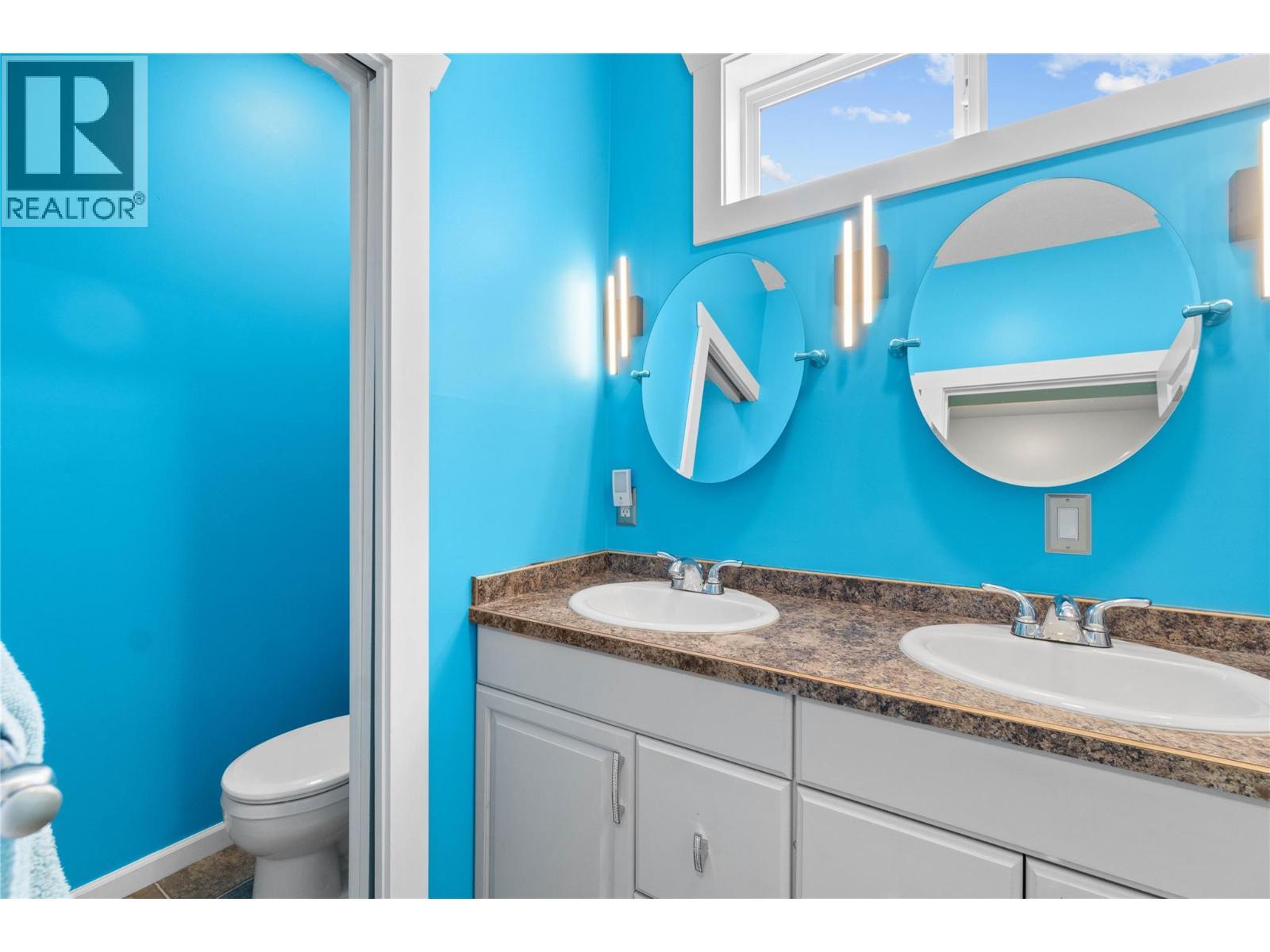 801 20 Street Ne Unit# 27. Salmon Arm, British Columbia