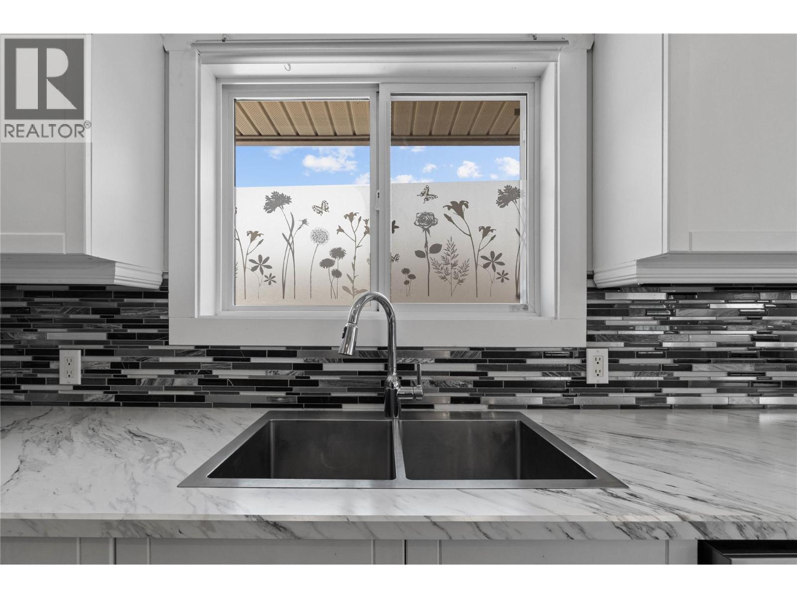 801 20 Street Ne Unit# 27. Salmon Arm, British Columbia