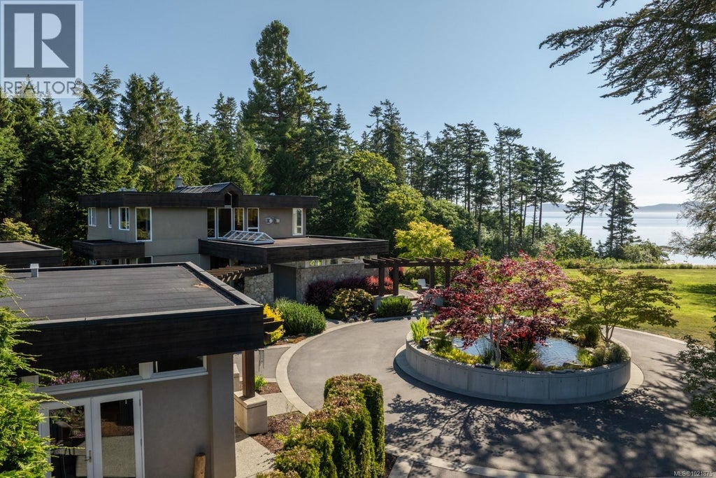 5605 Parker Avenue, Saanich
