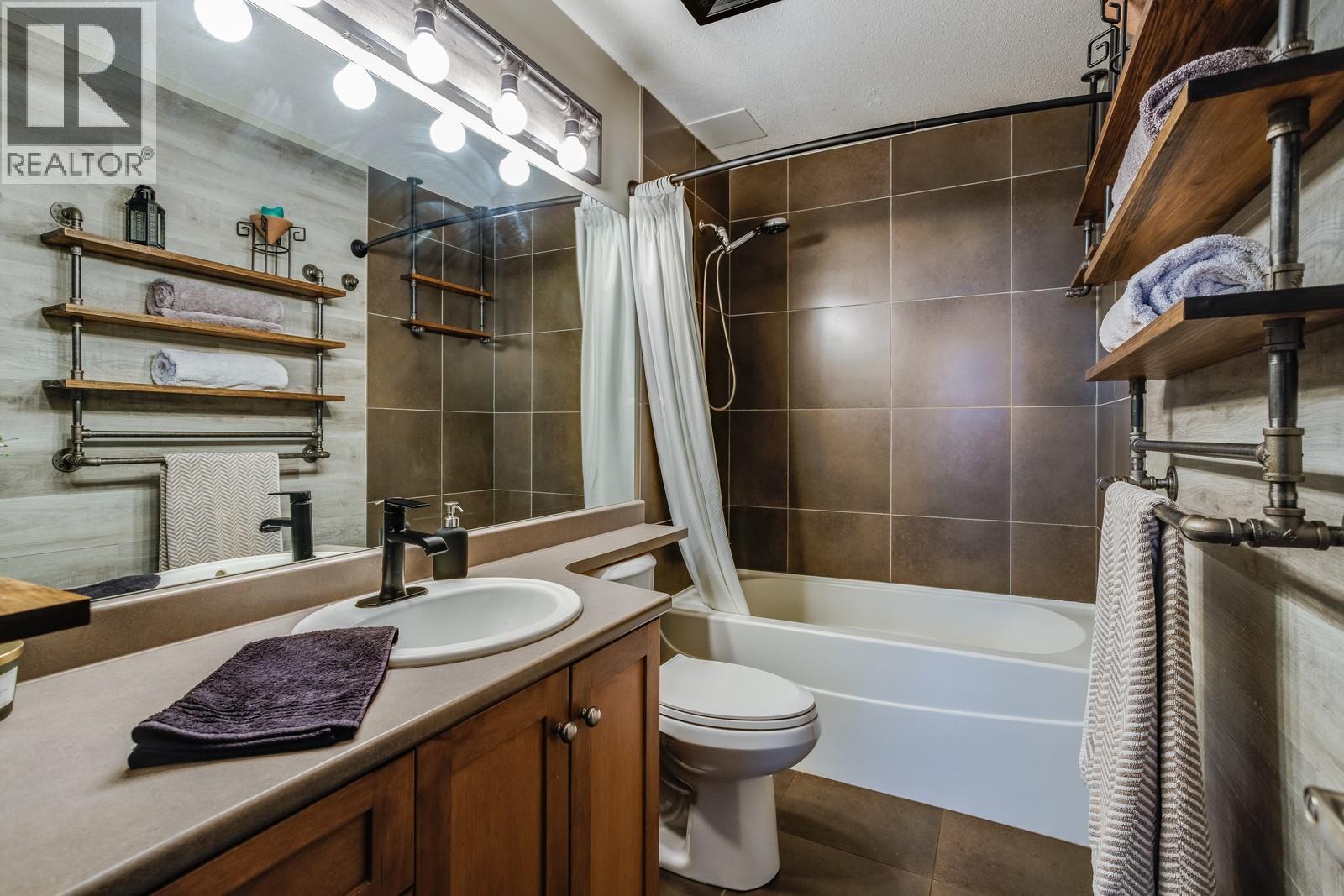 1128 Sunset Drive Unit# 803. Kelowna, British Columbia