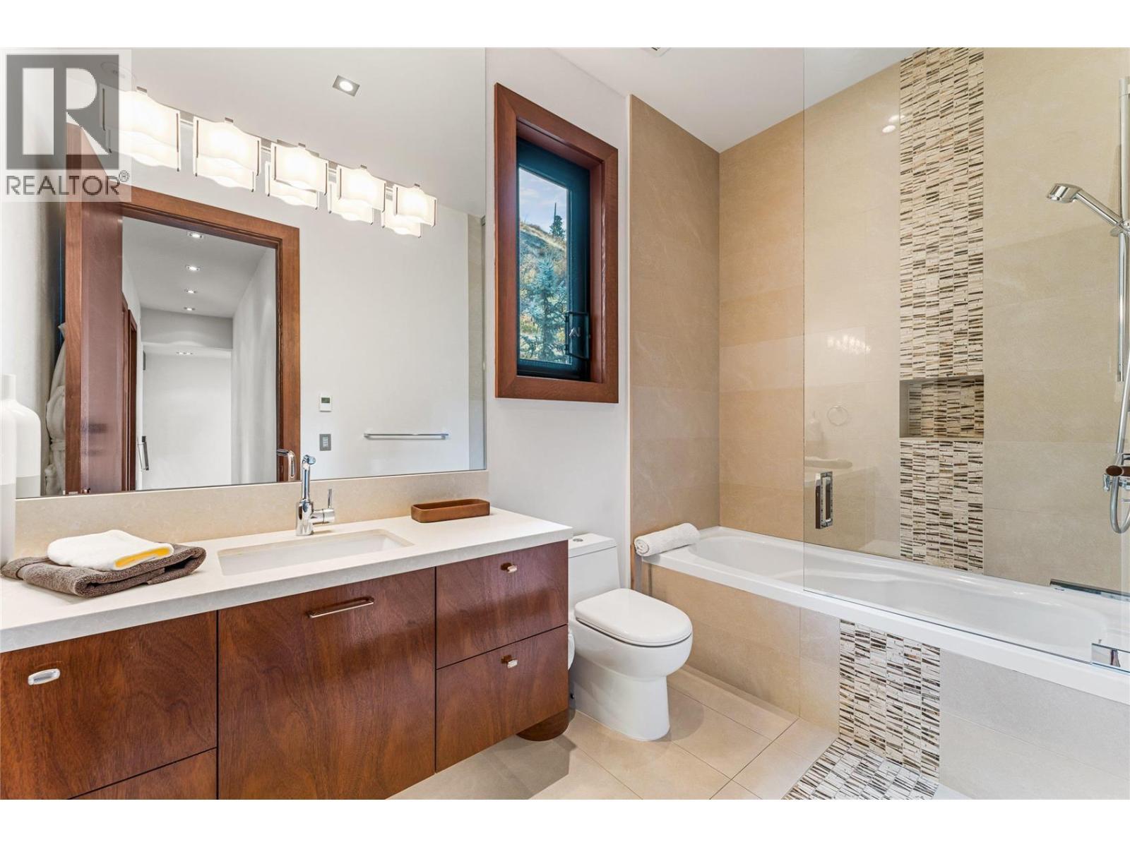 180 Sheerwater Court Unit# 23. Kelowna, British Columbia