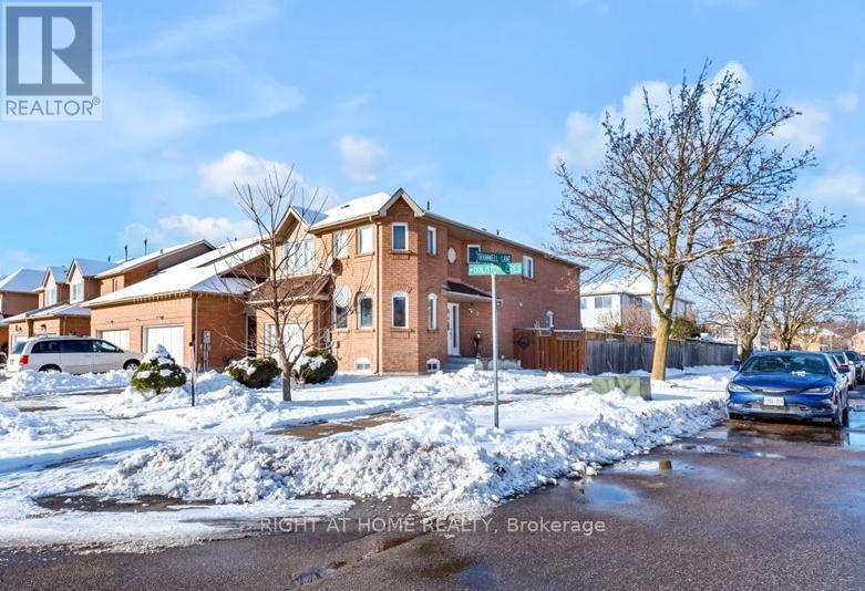 2 Wooliston Crescent, Brampton (fletcher's West)