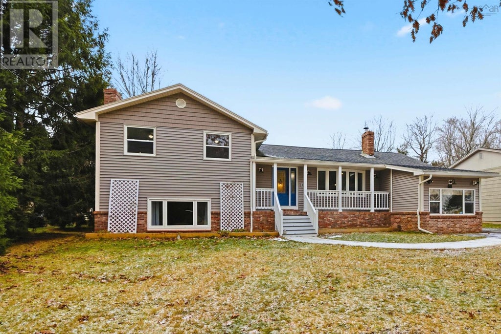 68 Fletcher Drive, Fall River