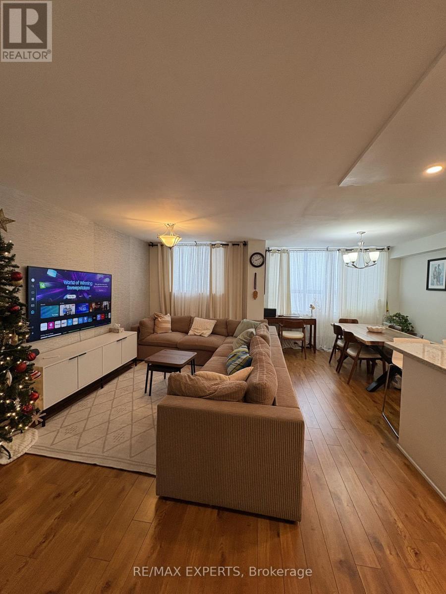 1002 - 100 Lotherton Pathway, Toronto (yorkdale-Glen Park)