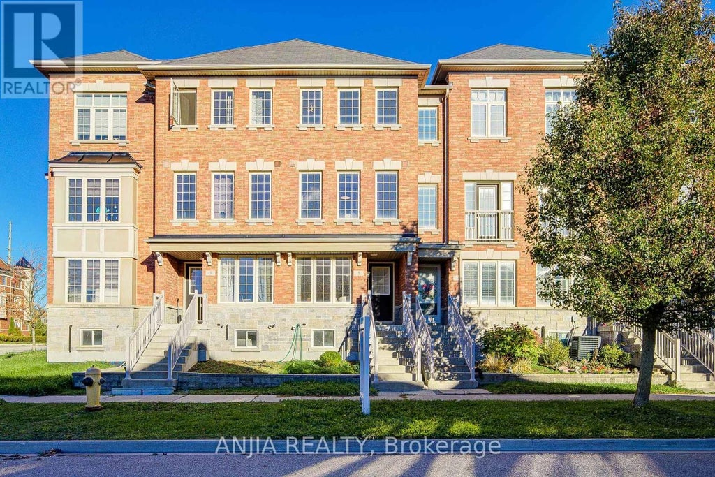 5 Valliere Drive, Markham (berczy)