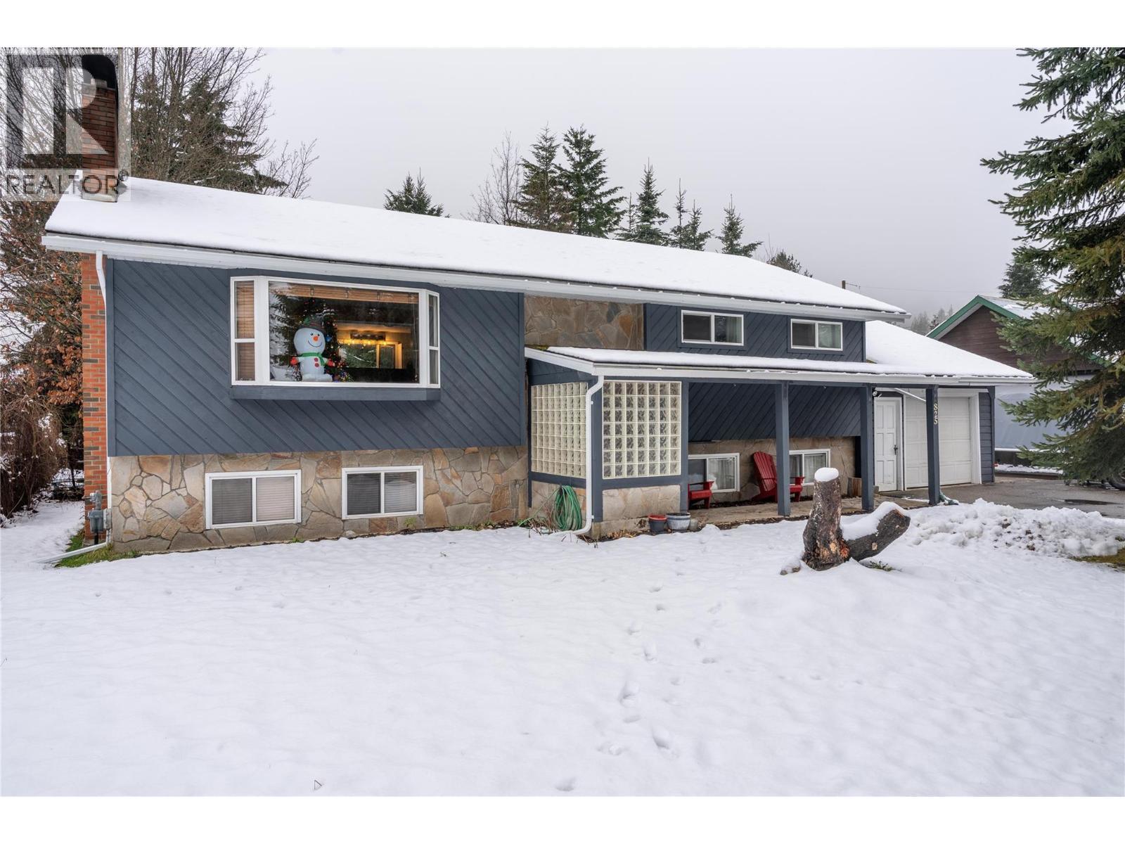 825 Ohlhausen Road. Revelstoke, British Columbia