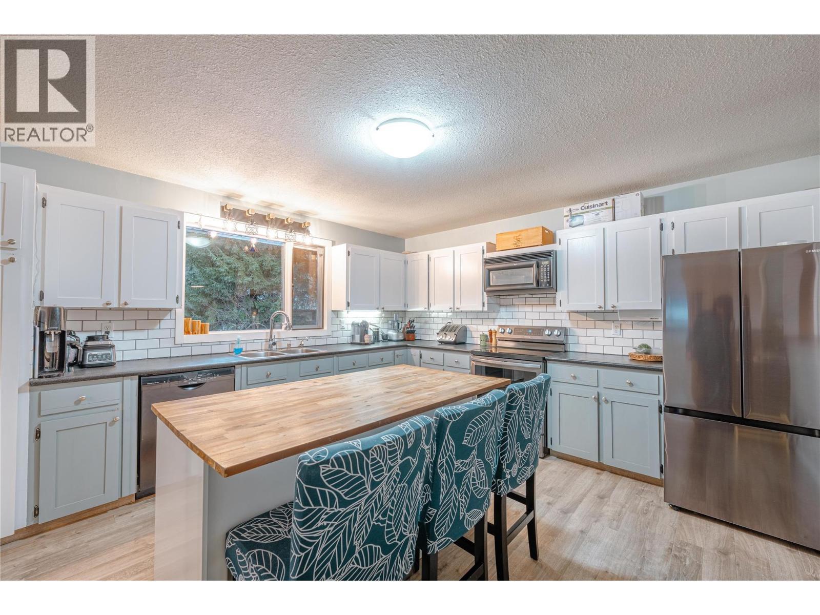 825 Ohlhausen Road. Revelstoke, British Columbia