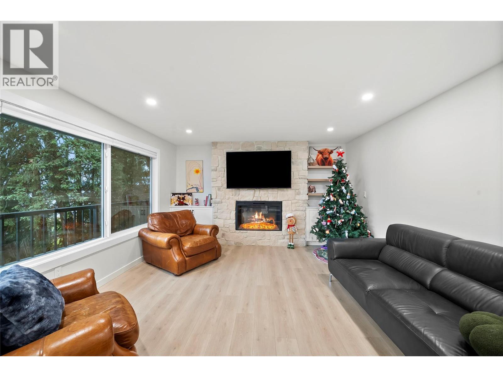 2022 Eagle Bay Road. Blind Bay, British Columbia