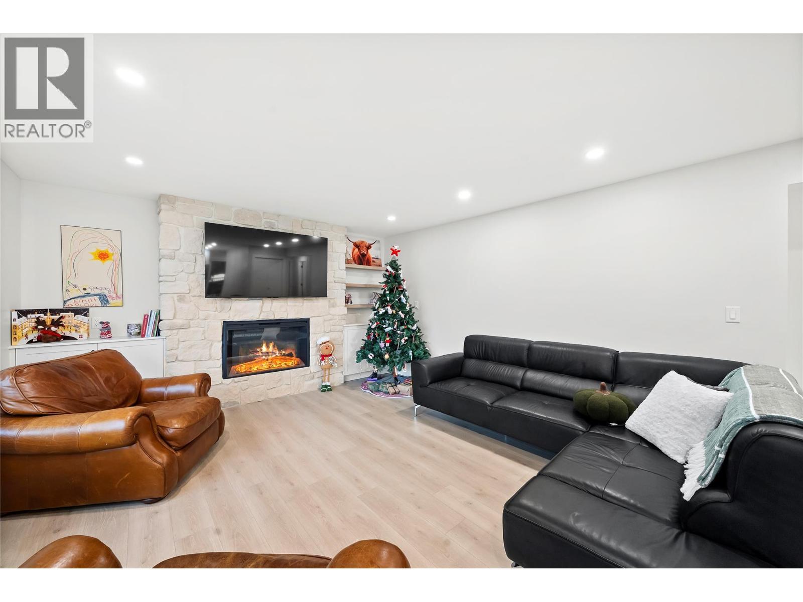 2022 Eagle Bay Road. Blind Bay, British Columbia