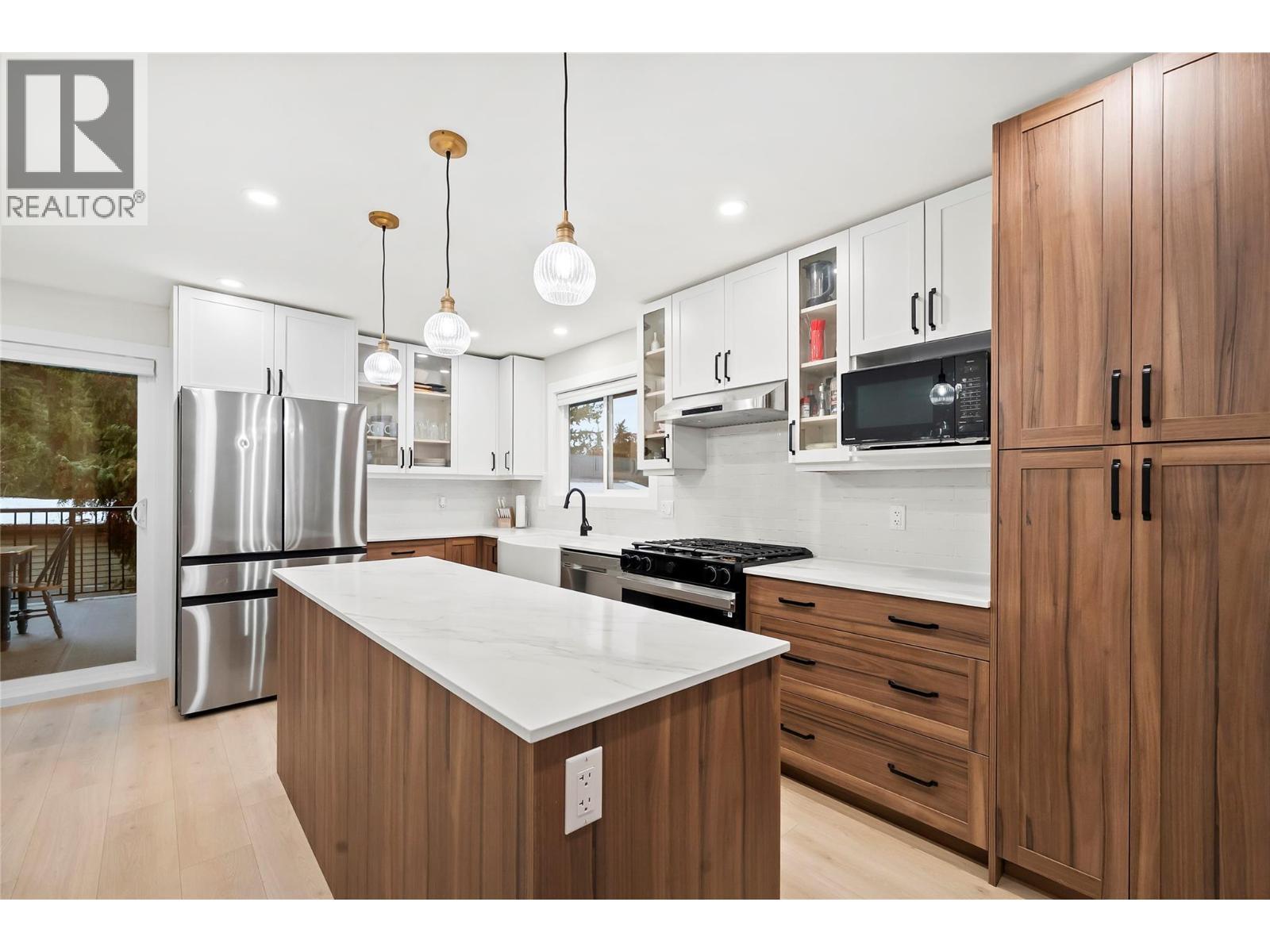 2022 Eagle Bay Road. Blind Bay, British Columbia