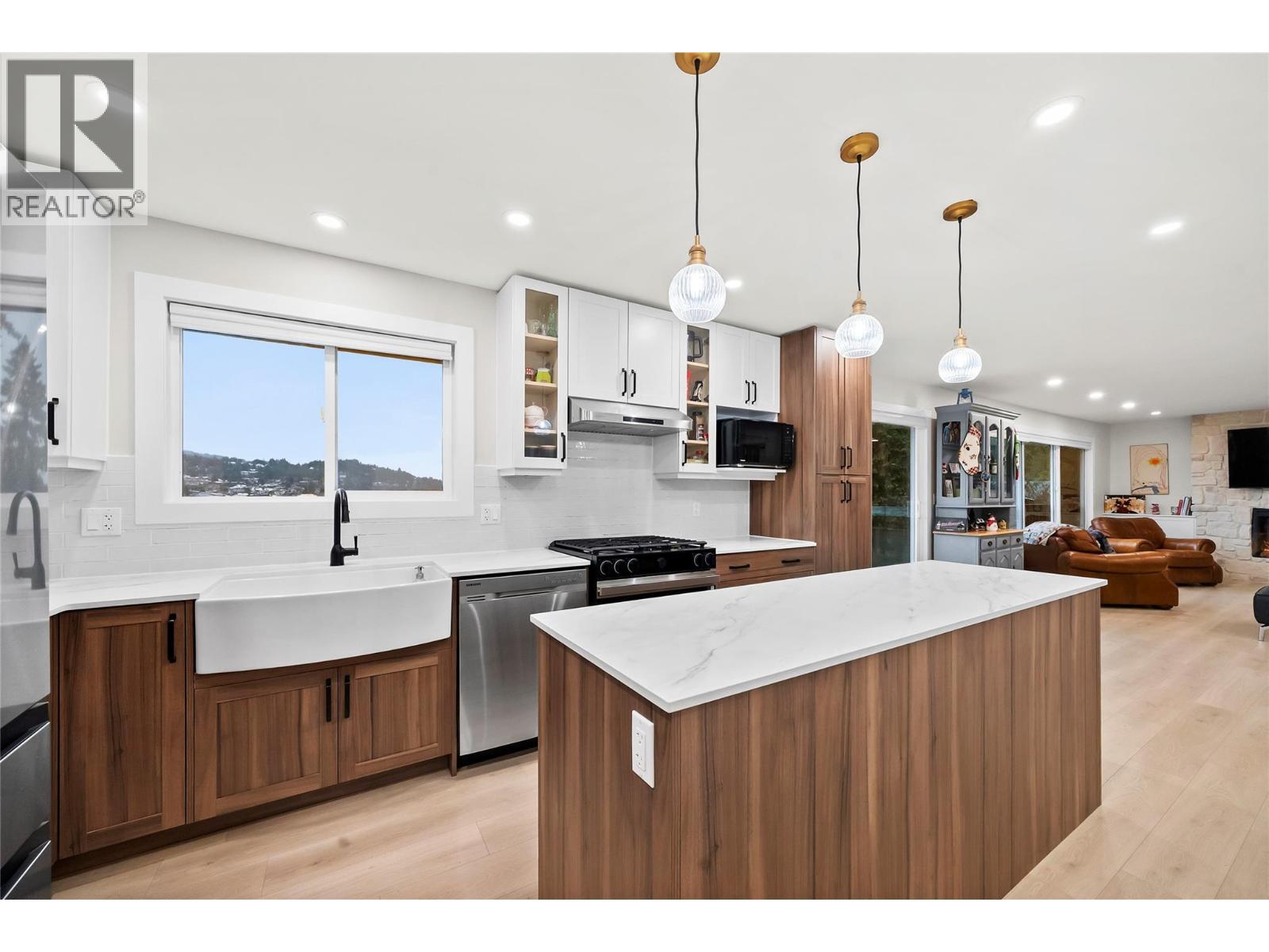 2022 Eagle Bay Road. Blind Bay, British Columbia