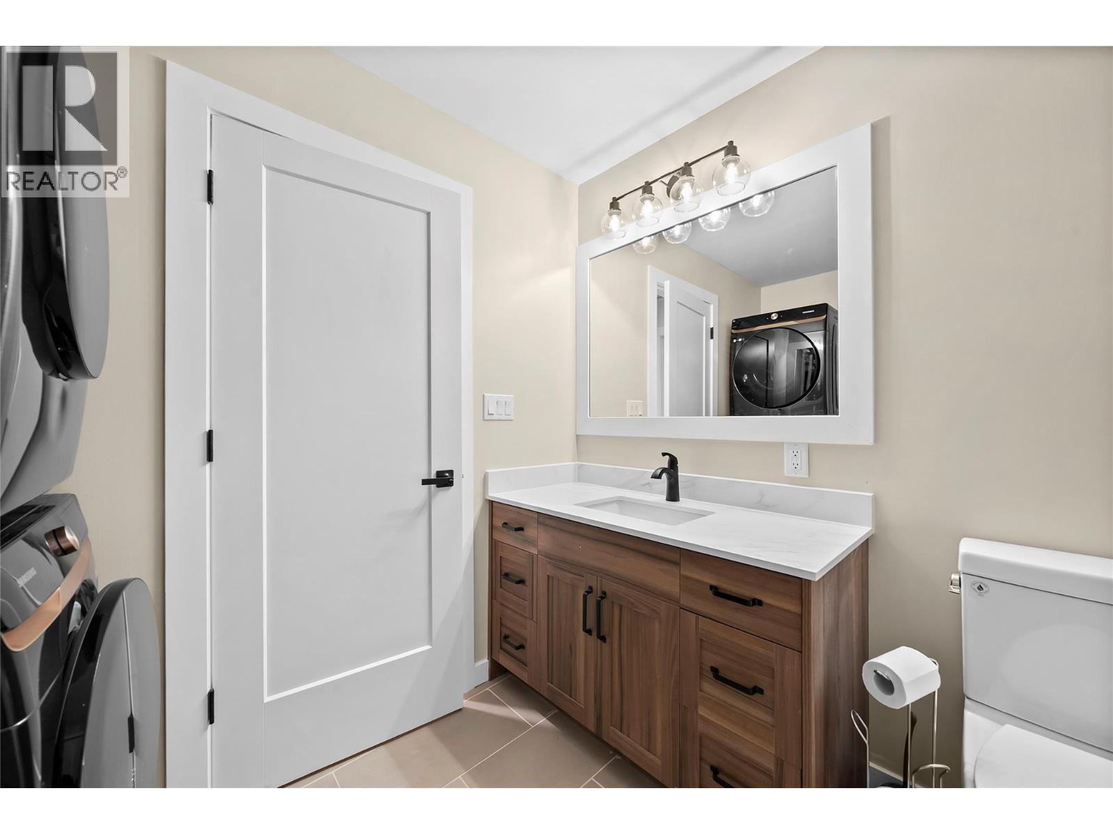 2022 Eagle Bay Road. Blind Bay, British Columbia