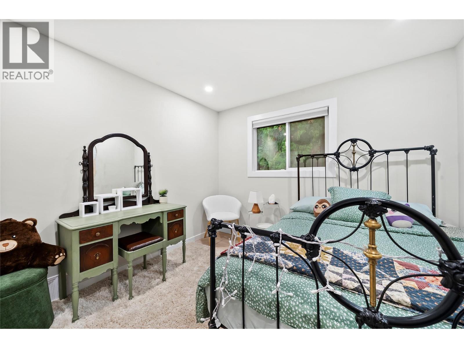 2022 Eagle Bay Road. Blind Bay, British Columbia