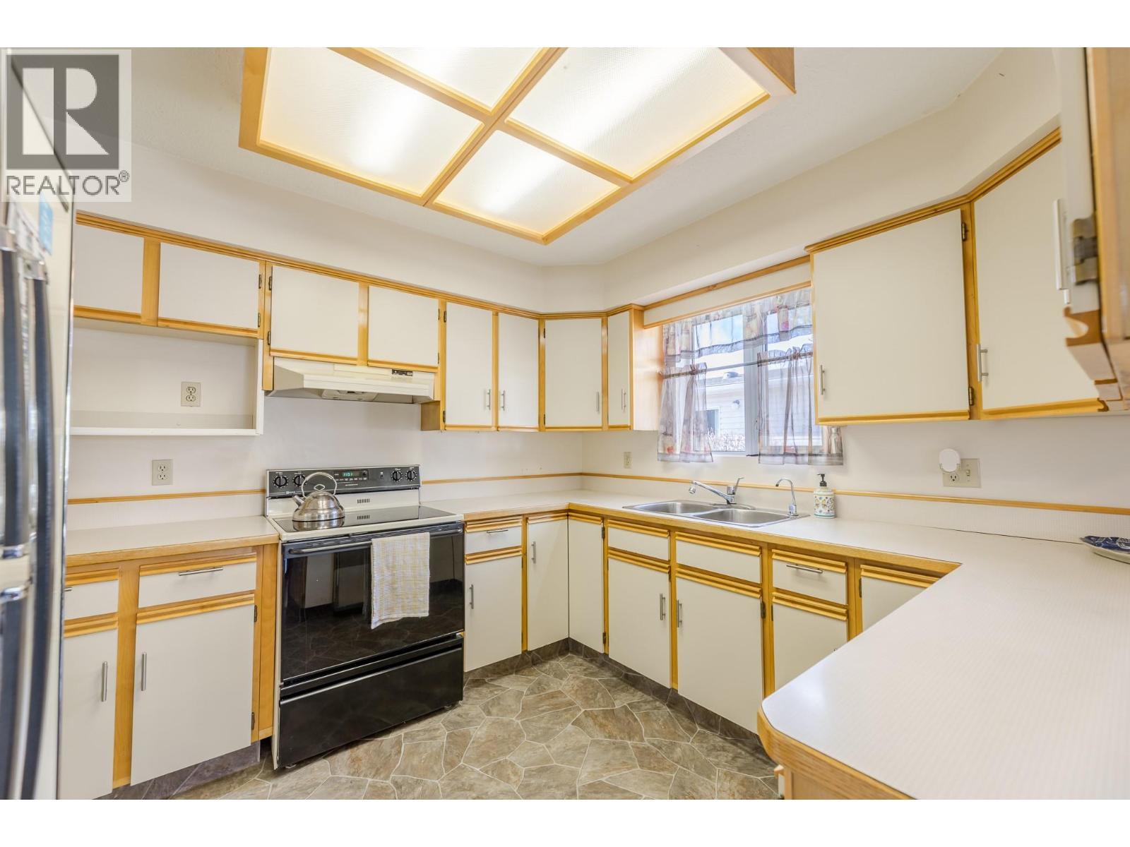 17017 Snow Avenue Unit# 12. Summerland, British Columbia