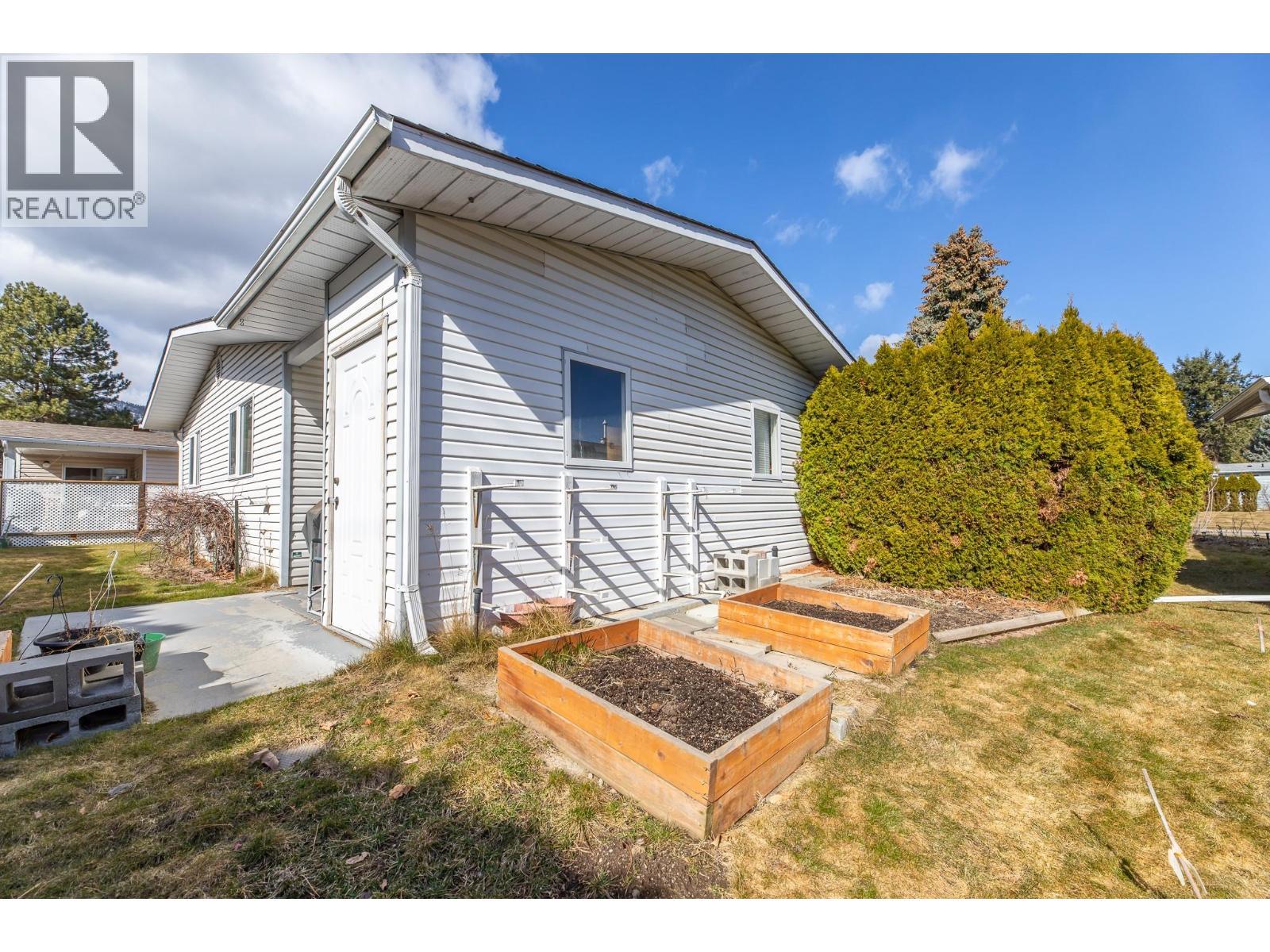 17017 Snow Avenue Unit# 12. Summerland, British Columbia