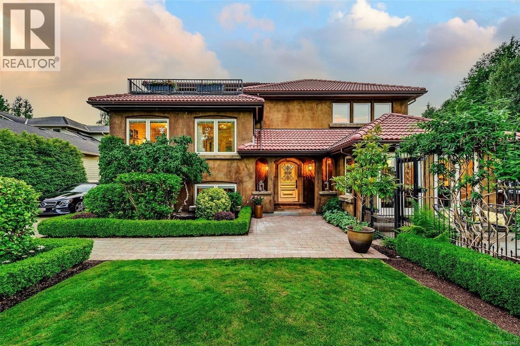 5388 Parker Avenue, Saanich