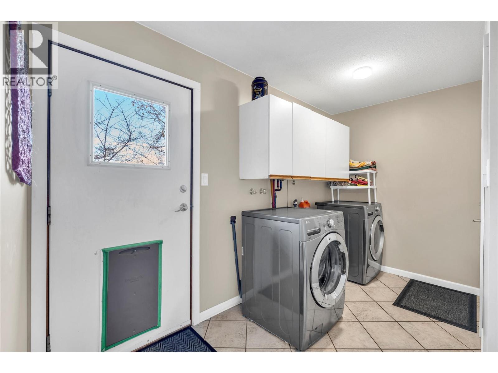 10112 Beavis Place. Summerland, British Columbia