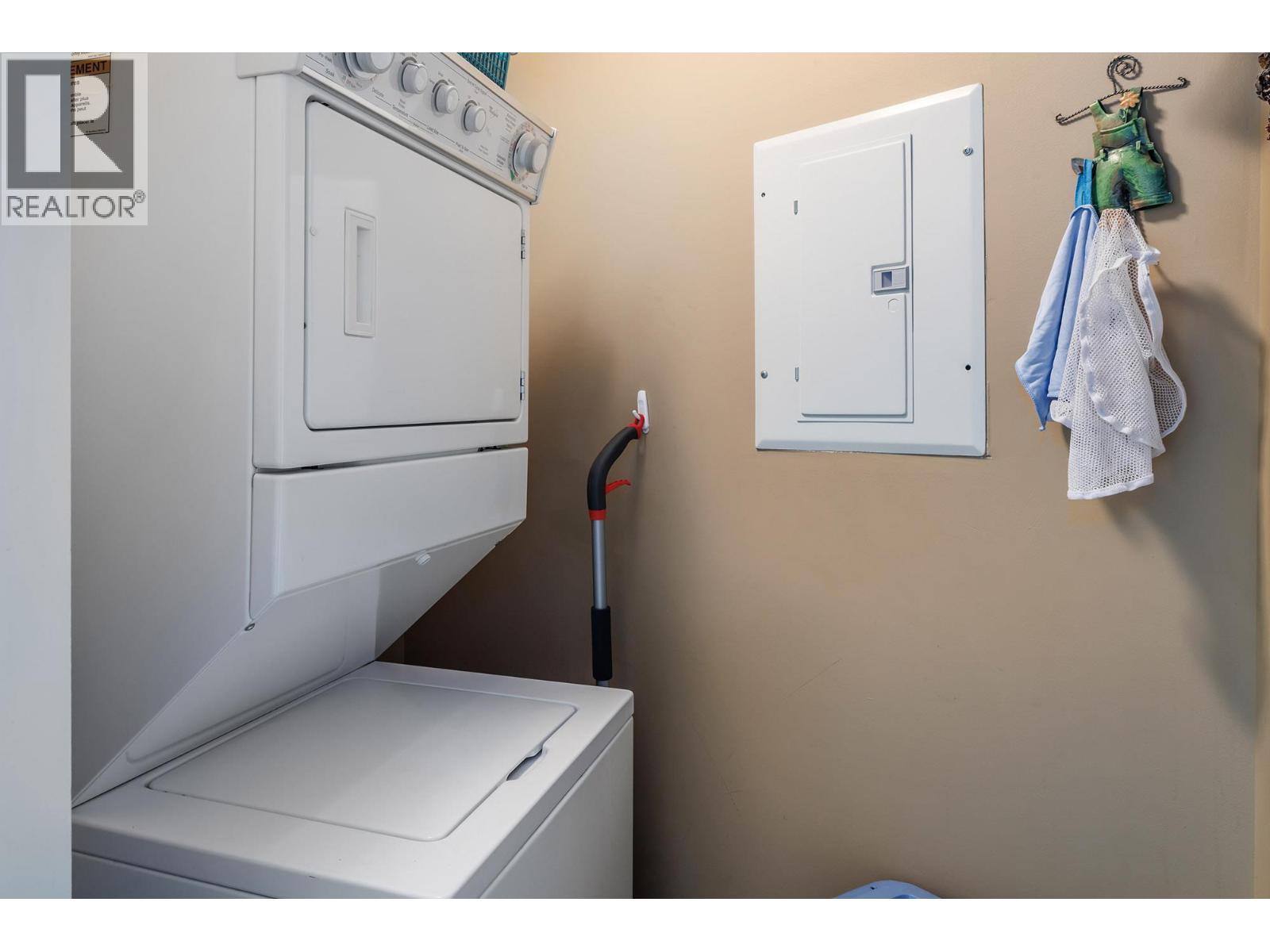 2551 Shoreline Drive Unit# 406. Lake Country, British Columbia