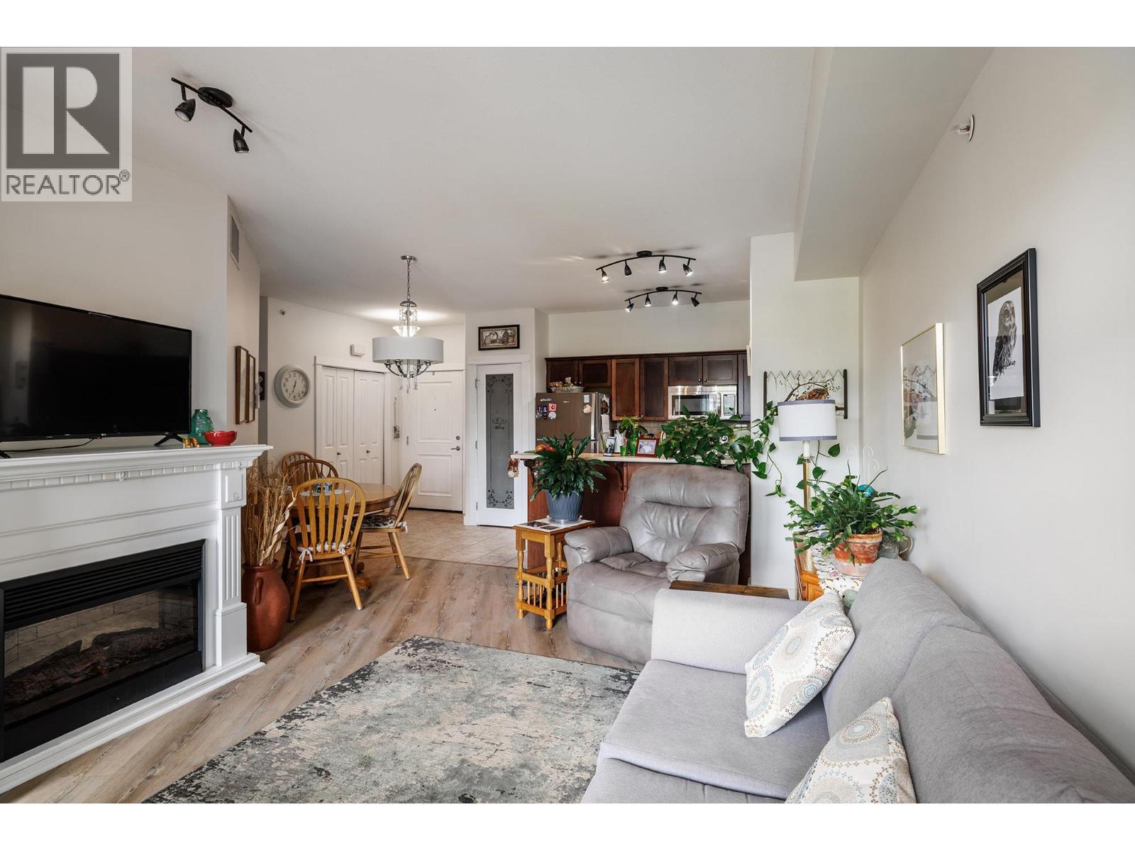 2551 Shoreline Drive Unit# 406. Lake Country, British Columbia