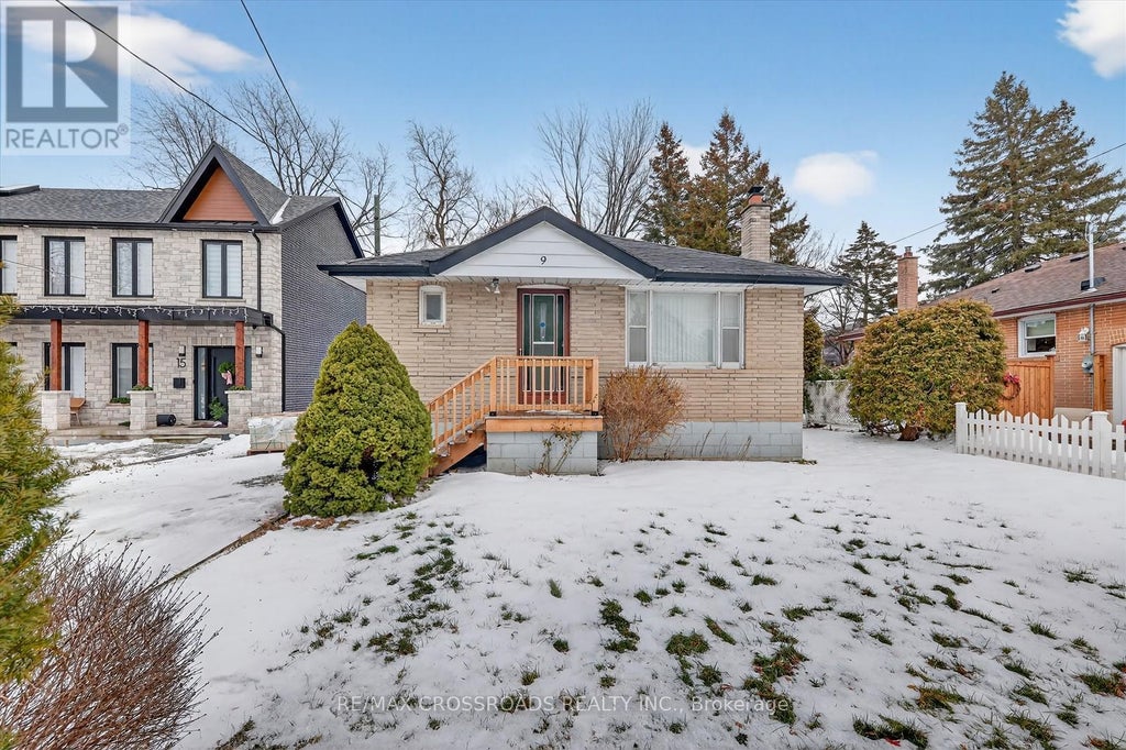 9 Euclid Avenue, Toronto (highland Creek)