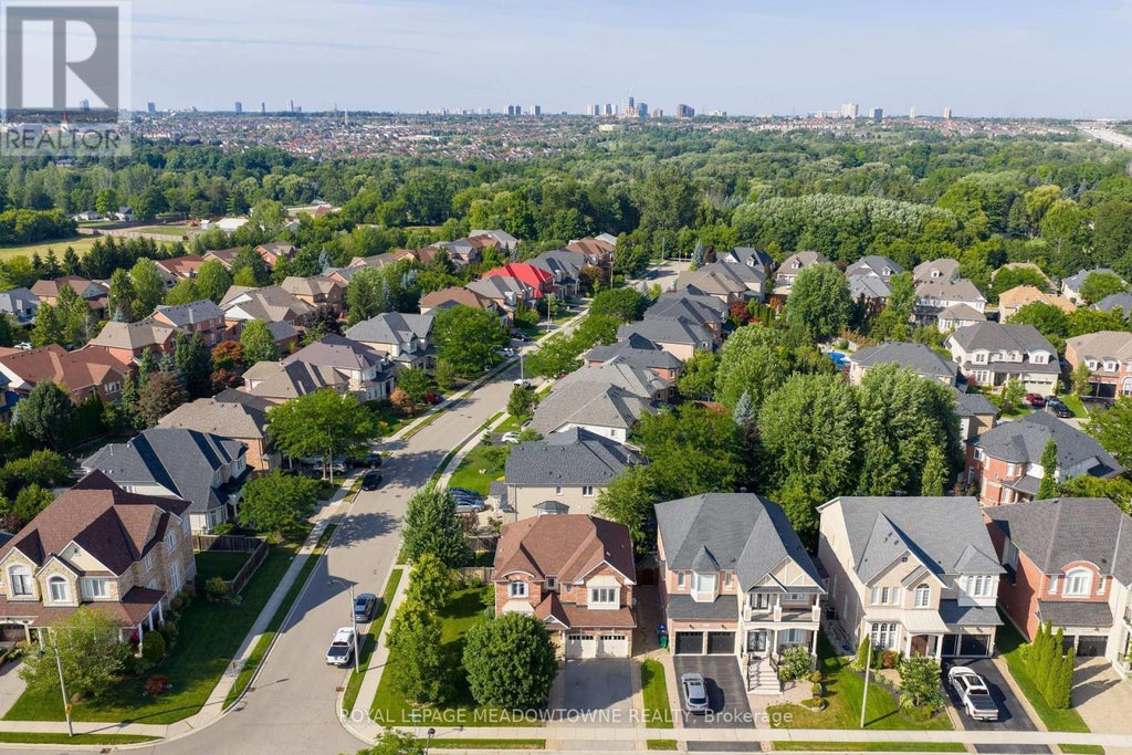 9 Black Bear Trail, Brampton (bram West)