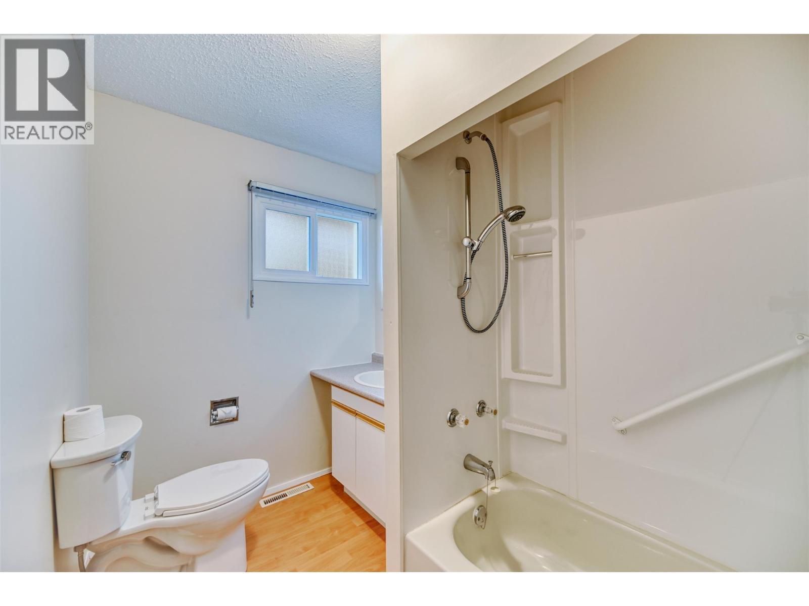 1415 91 Street. Osoyoos, British Columbia