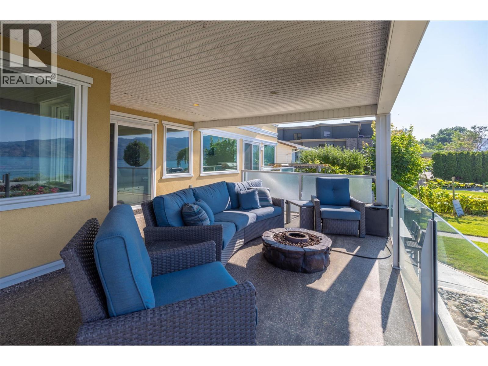 4244 Beach Avenue. Peachland, British Columbia