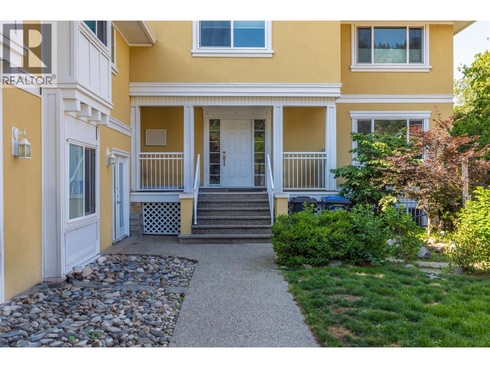 4244 Beach Avenue. Peachland, British Columbia