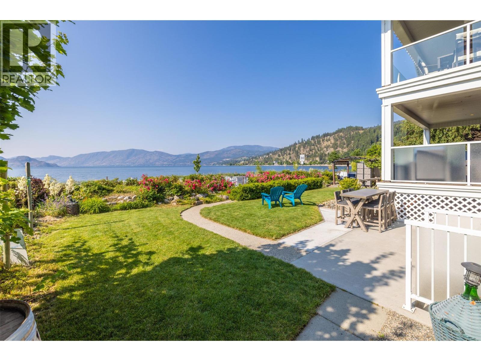 4244 Beach Avenue. Peachland, British Columbia