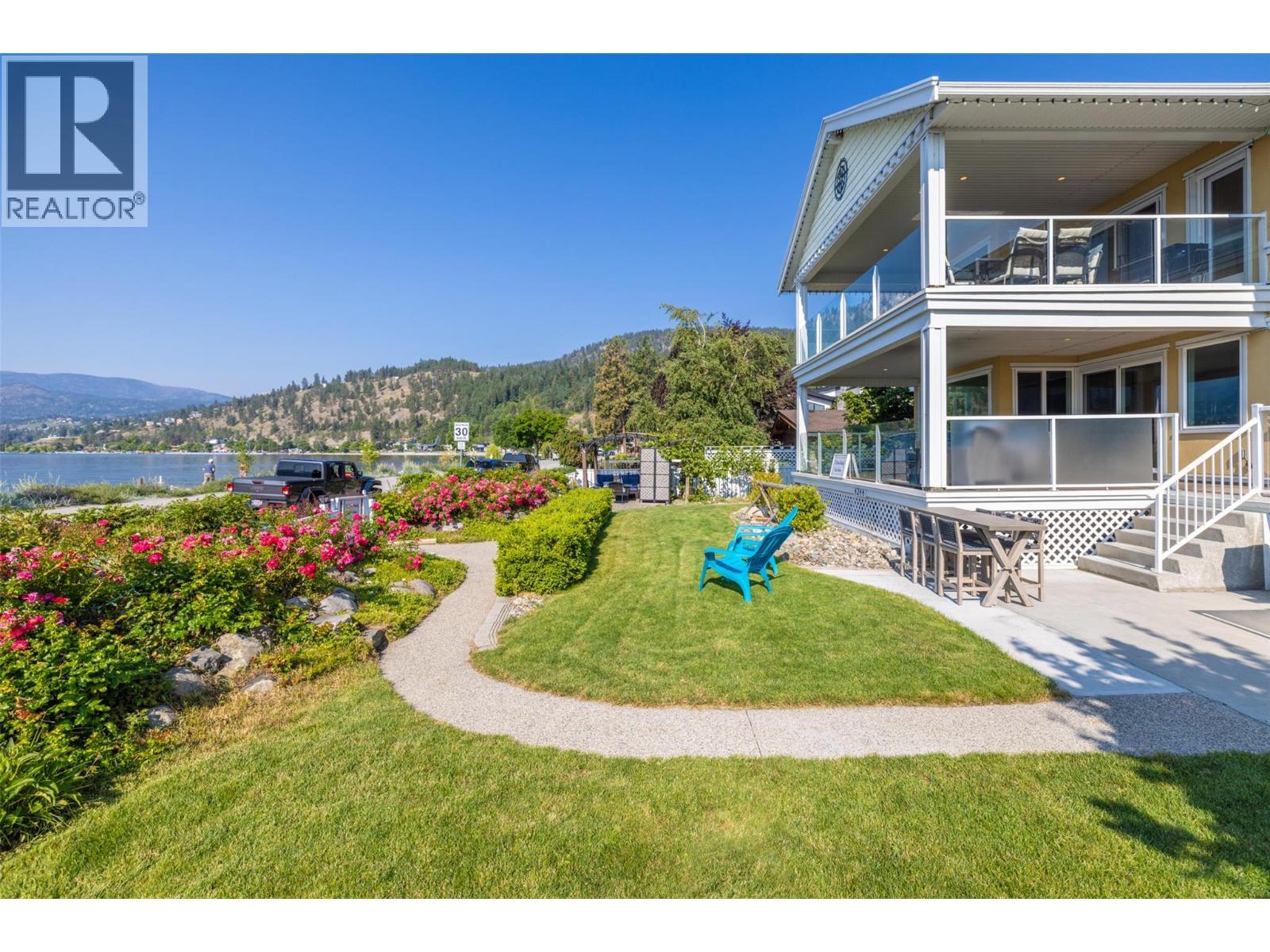 4244 Beach Avenue. Peachland, British Columbia