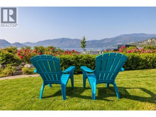 4244 Beach Avenue. Peachland, British Columbia