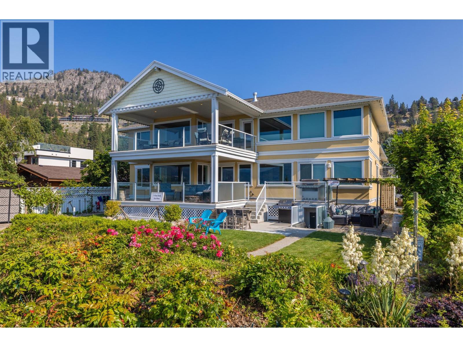 4244 Beach Avenue. Peachland, British Columbia