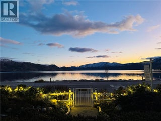 4244 Beach Avenue. Peachland, British Columbia