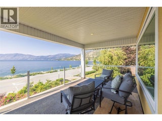 4244 Beach Avenue. Peachland, British Columbia
