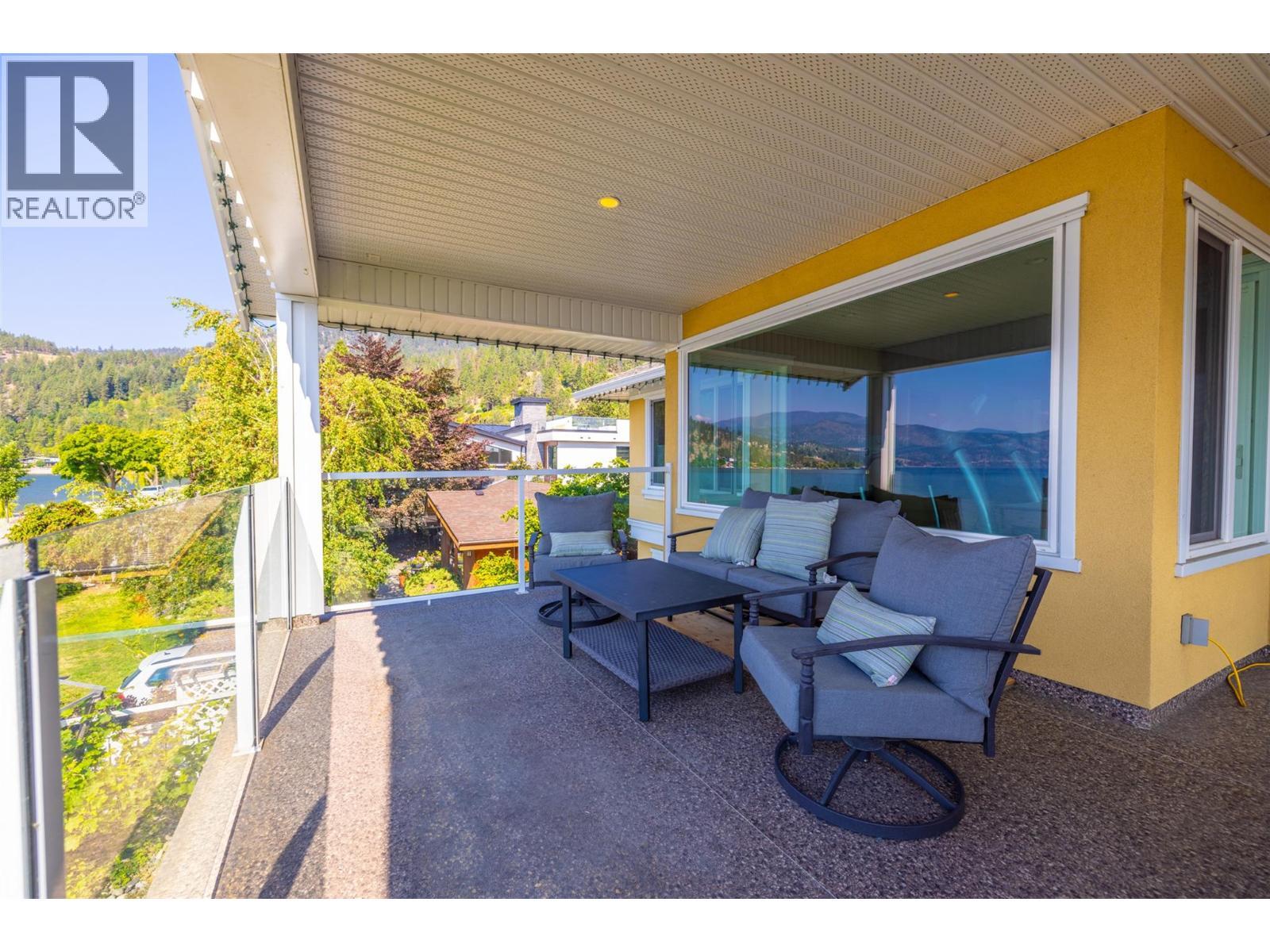 4244 Beach Avenue. Peachland, British Columbia