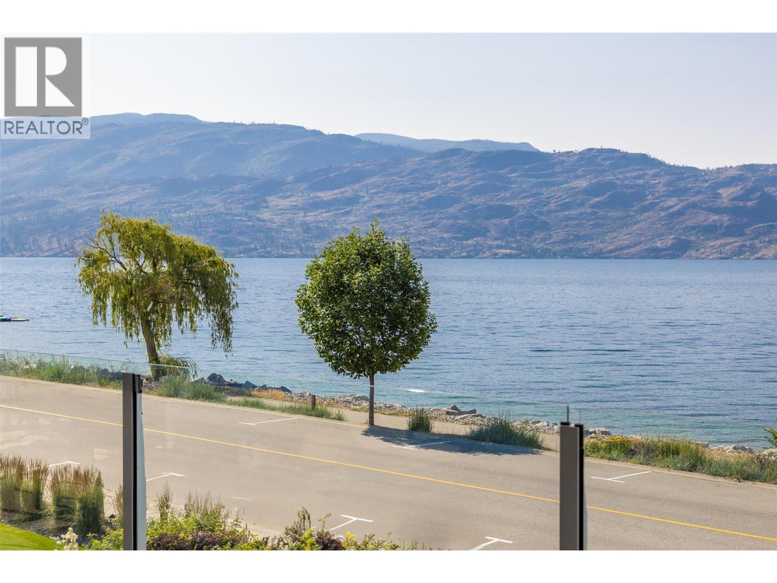 4244 Beach Avenue. Peachland, British Columbia