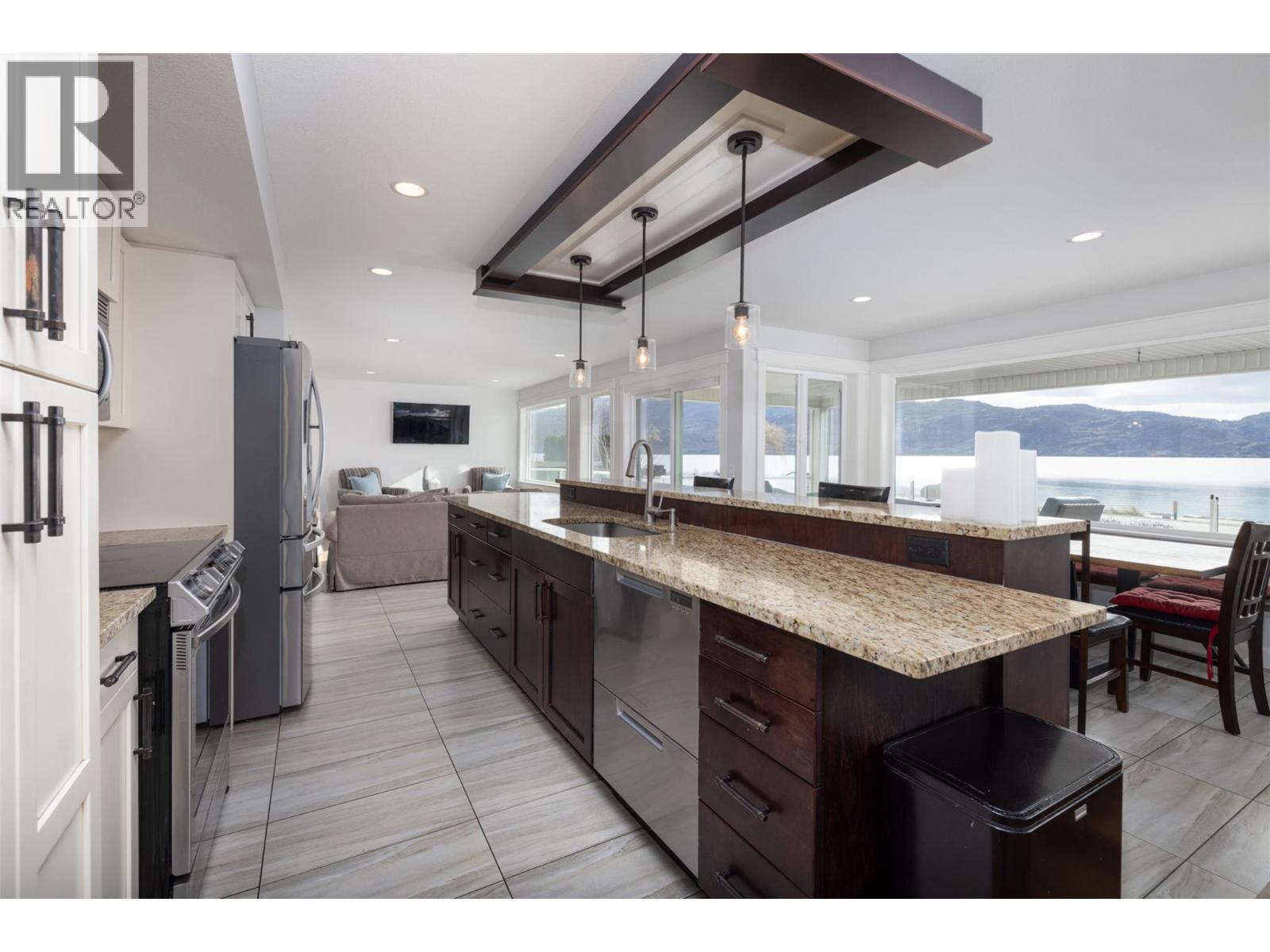 4244 Beach Avenue. Peachland, British Columbia