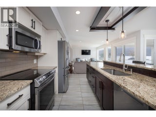 4244 Beach Avenue. Peachland, British Columbia