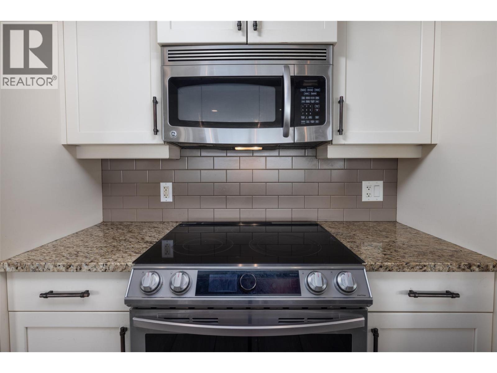 4244 Beach Avenue. Peachland, British Columbia