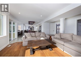 4244 Beach Avenue. Peachland, British Columbia