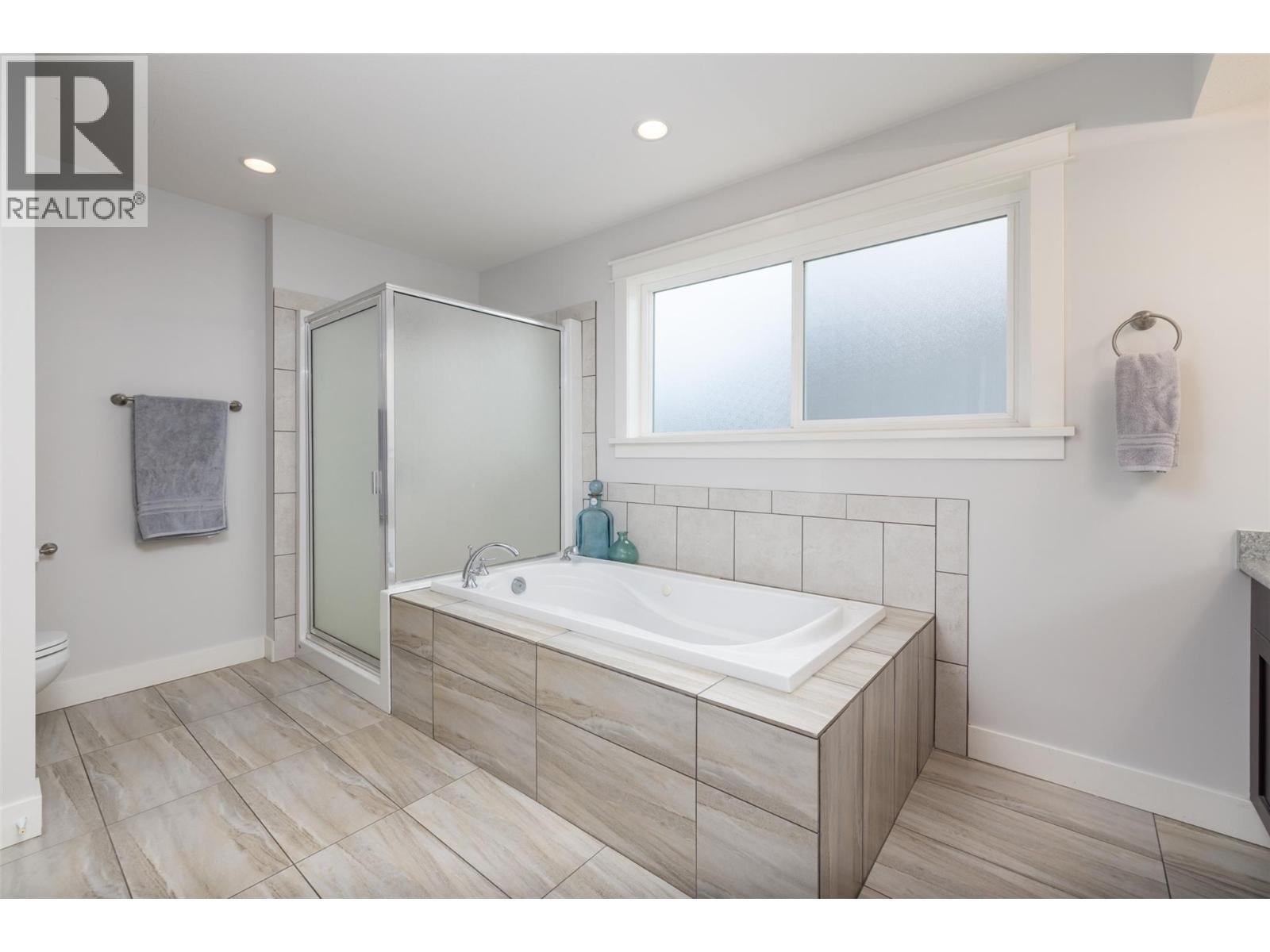 4244 Beach Avenue. Peachland, British Columbia