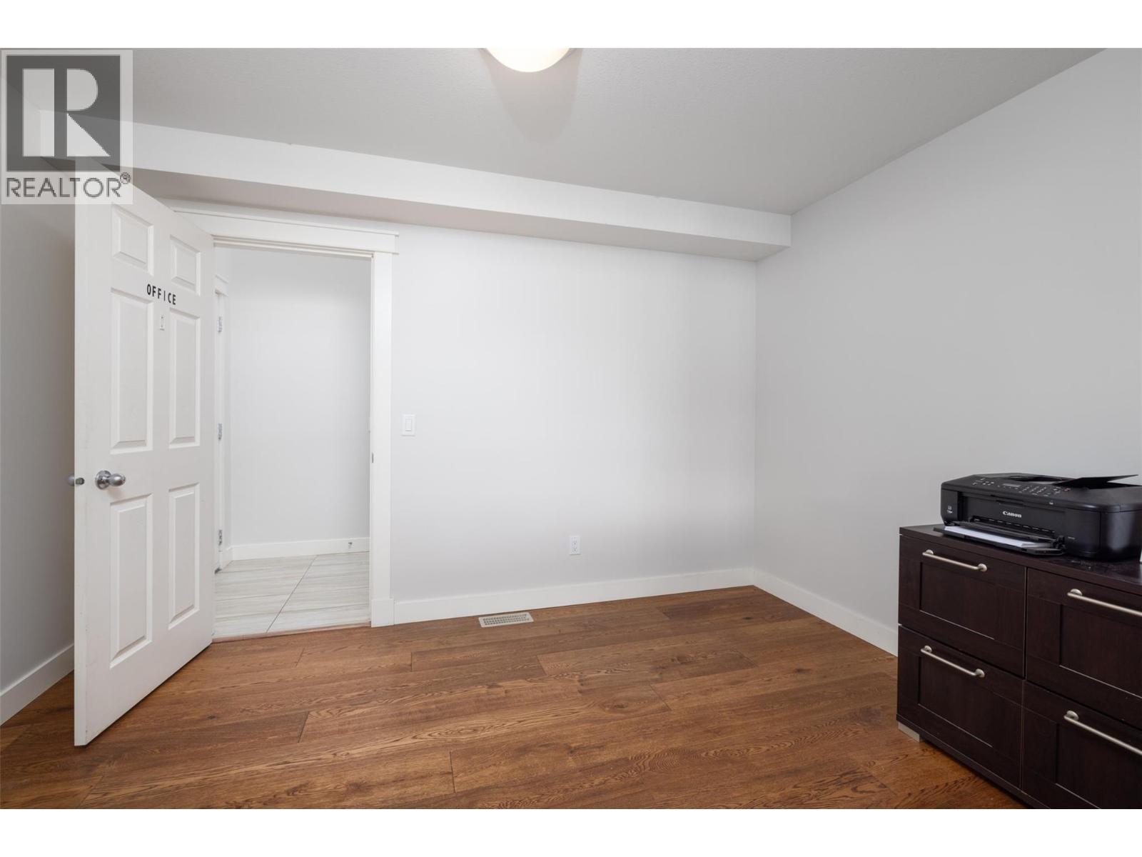 4244 Beach Avenue. Peachland, British Columbia